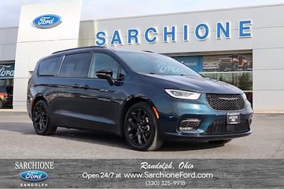 Used 2025 Chrysler Pacifica Limited Minivan for sale #W4744 - photo 1