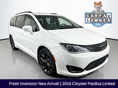 2019 Chrysler Pacifica FWD Minivan for sale #FO47342 - photo 1