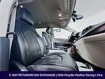 2020 Chrysler Pacifica FWD Minivan for sale #HYU586624A - photo 33