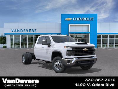 New 2025 Chevrolet Silverado 3500 Crew Cab 60 CA Cab Chassis for sale #FGXTC1 - photo 1