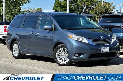 2017 Toyota Sienna 4x2 Minivan for sale #25U0137 - photo 1