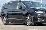 Used 2021 Chrysler Pacifica Touring L Minivan for sale #25U0537A - photo 14