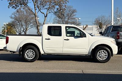 Used 2018 Nissan Frontier SV Crew Cab for sale #26U0012 - photo 2