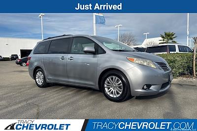Used 2015 Toyota Sienna - photo 1