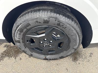 Used 2025 Kia Carnival - photo 1