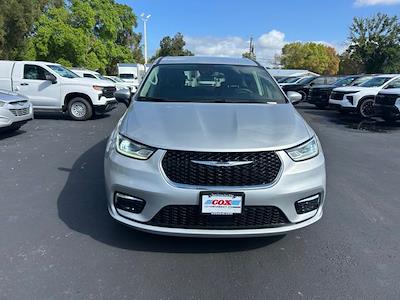 Used 2023 Chrysler Pacifica - photo 1