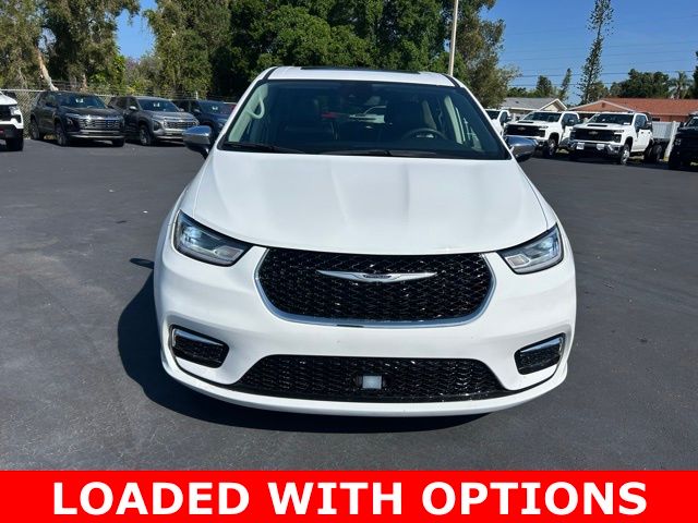 Used 2023 Chrysler Pacifica - photo 2