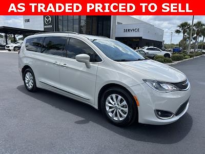 2017 Chrysler Pacifica FWD Minivan for sale #M536592W - photo 1