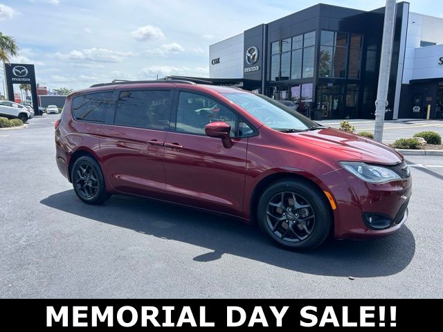 Used 2019 Chrysler Pacifica - photo 1