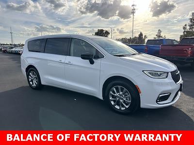 Used 2024 Chrysler Pacifica Touring L Minivan for sale #Q315856A - photo 1