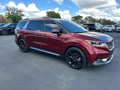 Used 2023 Kia Carnival - photo 1