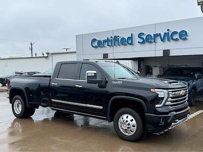 Used 2025 Chevrolet Silverado 3500 - photo 1
