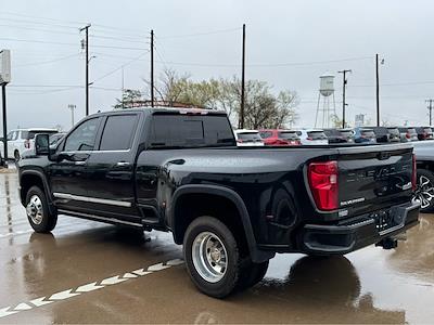 Used 2025 Chevrolet Silverado 3500 - photo 1