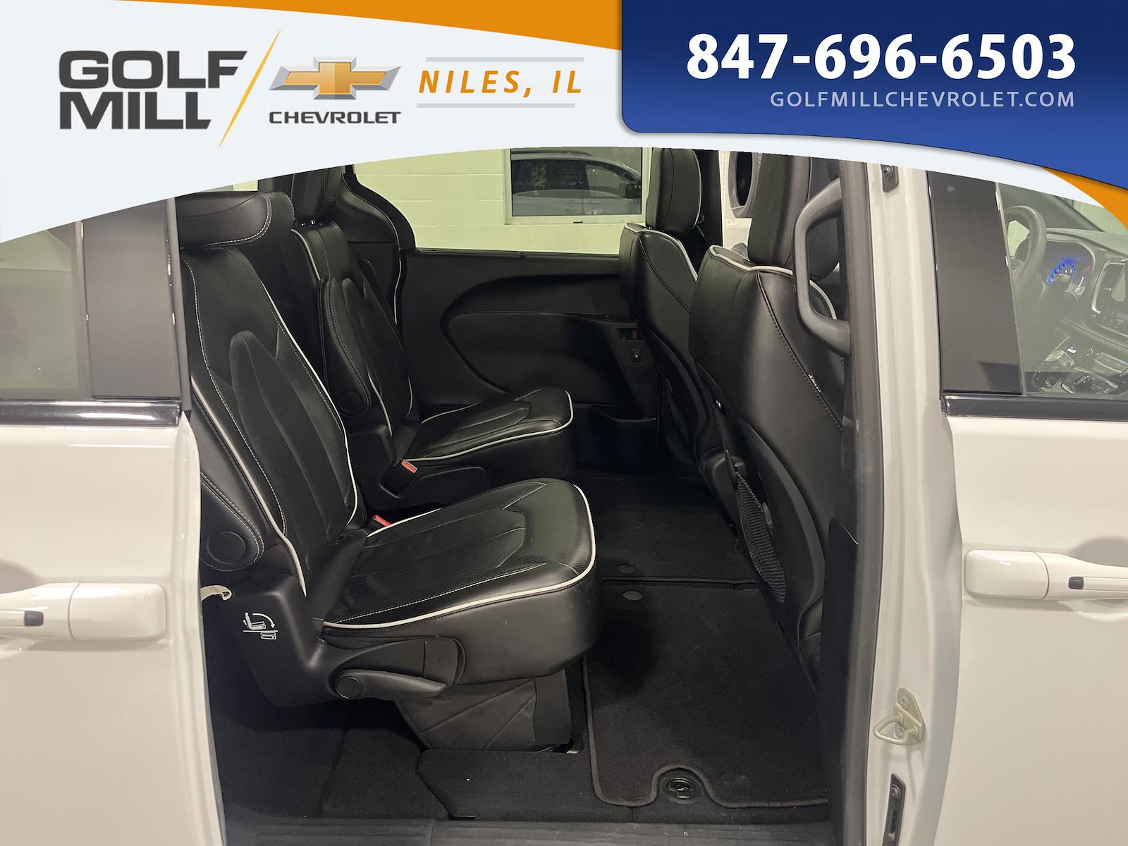 Used 2025 Chrysler Pacifica - photo 13