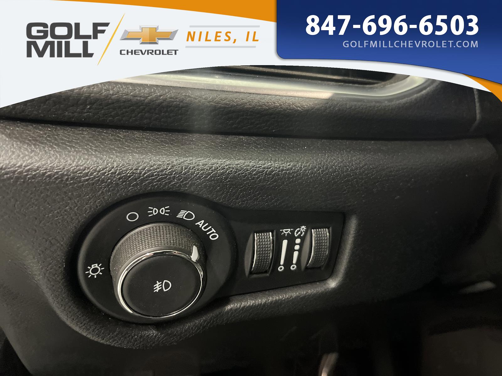 Used 2025 Chrysler Pacifica - photo 20