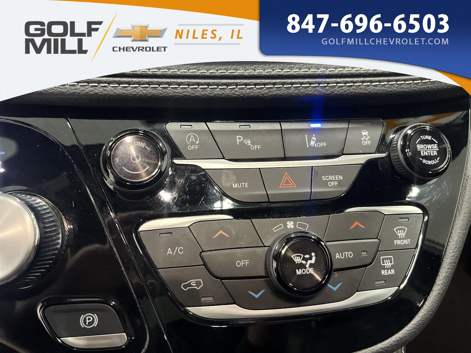 Used 2025 Chrysler Pacifica - photo 25