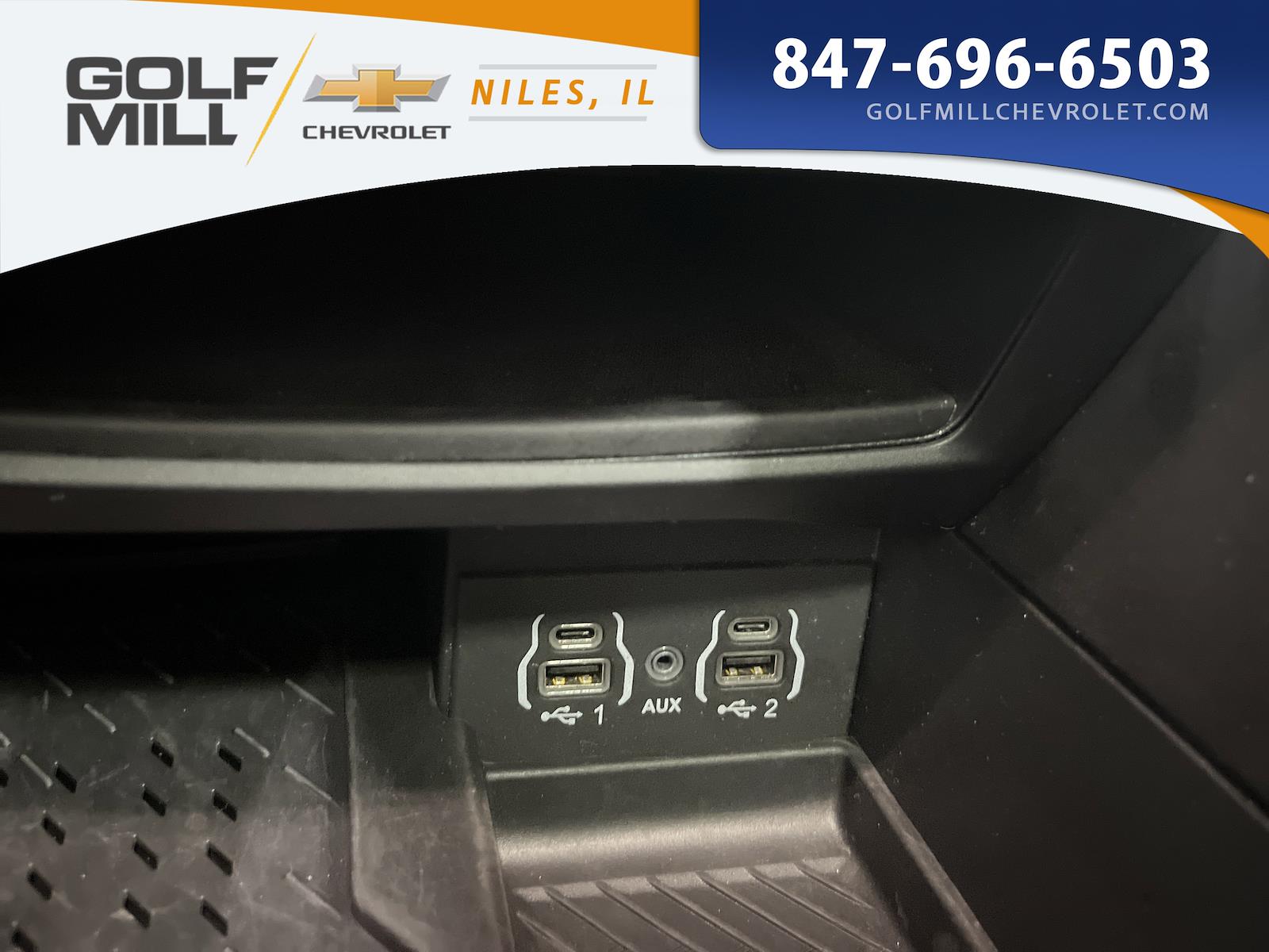 Used 2025 Chrysler Pacifica - photo 26