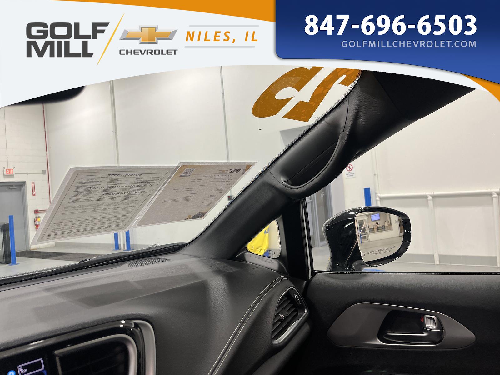 Used 2025 Chrysler Pacifica - photo 28