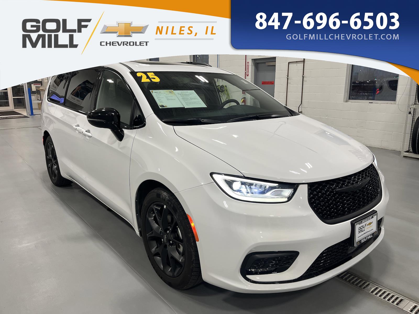 Used 2025 Chrysler Pacifica - photo 7