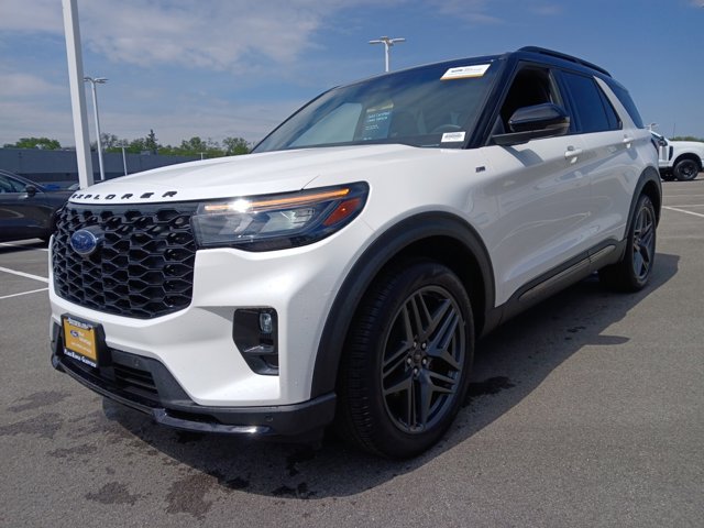 Used 2025 Ford Explorer - photo 8