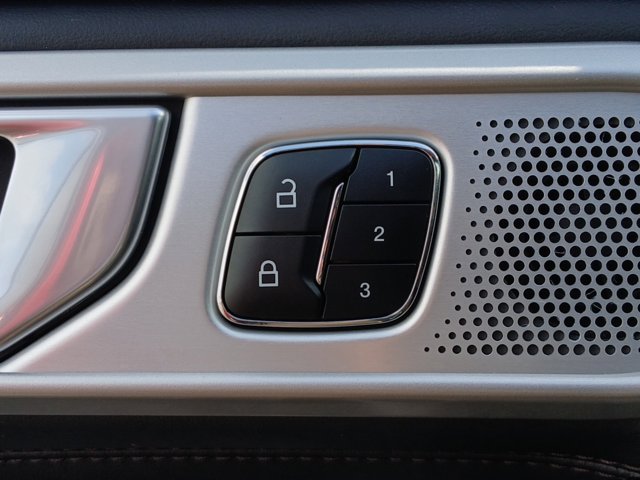 Used 2023 Ford Explorer - photo 18
