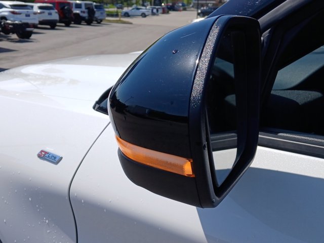 Used 2025 Ford Explorer - photo 9