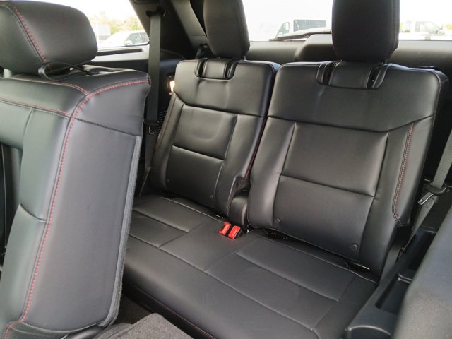 Used 2025 Ford Explorer - photo 2