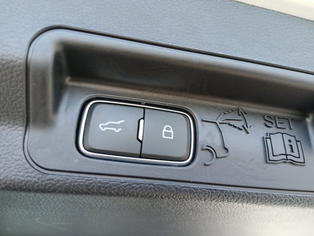 Used 2025 Ford Explorer - photo 6