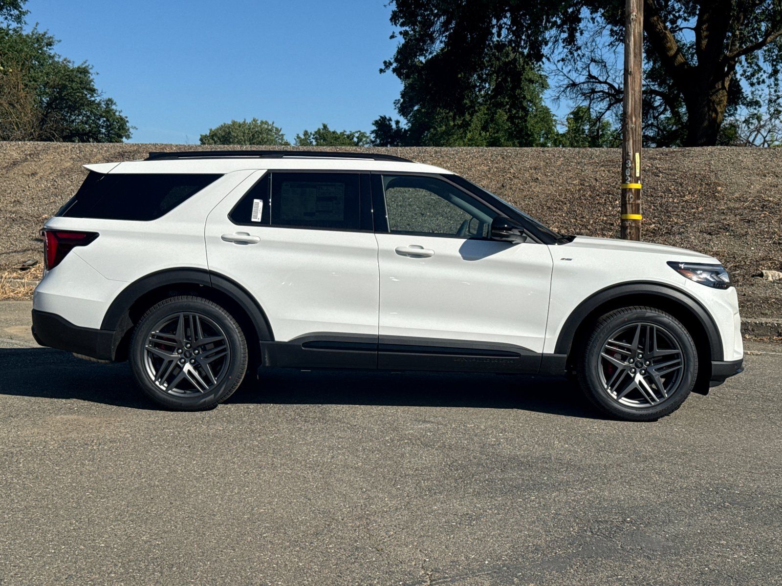 New 2026 Ford Explorer - photo 1