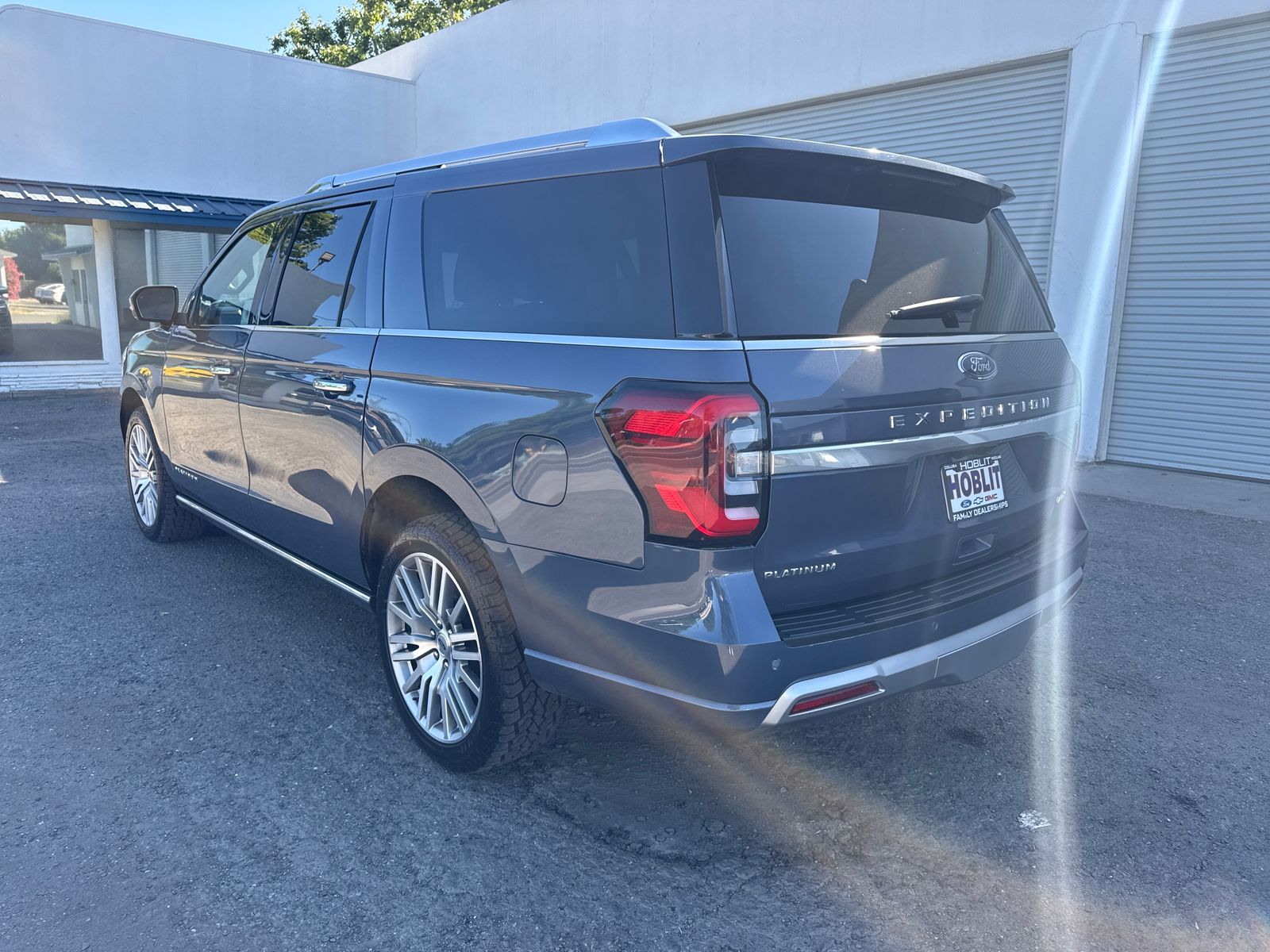 Used 2023 Ford Expedition MAX - photo 2