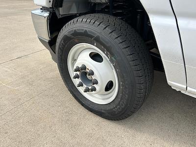 New 2025 Ford E-450 - photo 1