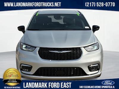 Used 2026 Chrysler Pacifica - photo 1