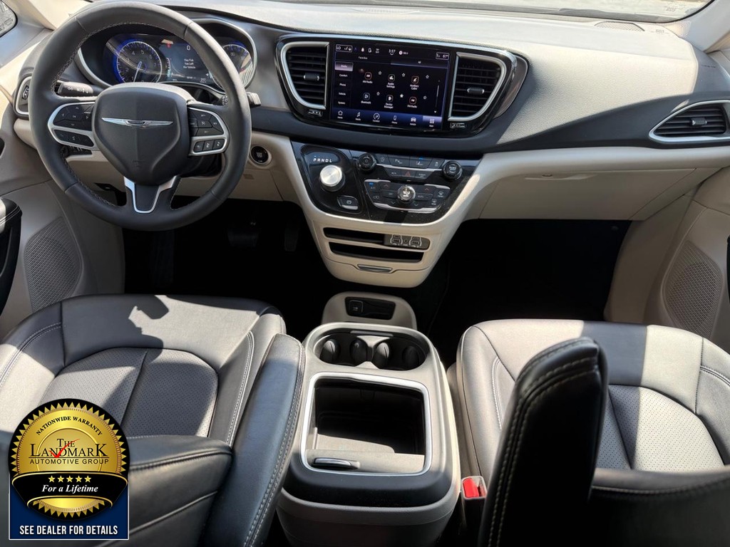Used 2024 Chrysler Pacifica - photo 20