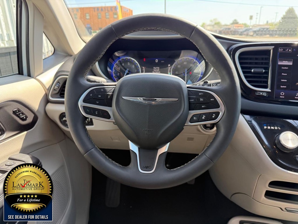 Used 2024 Chrysler Pacifica - photo 21