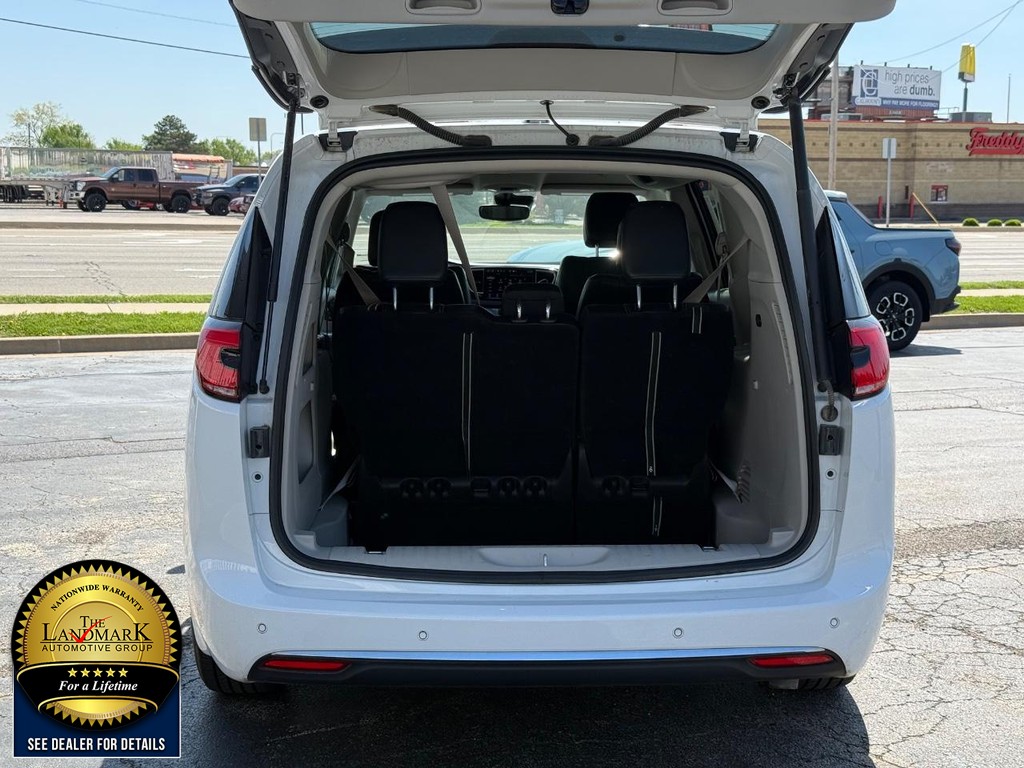 Used 2024 Chrysler Pacifica - photo 23