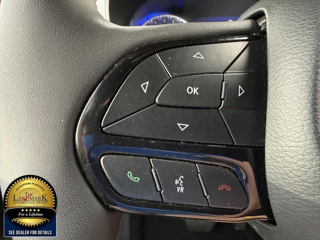 Used 2025 Chrysler Pacifica - photo 12