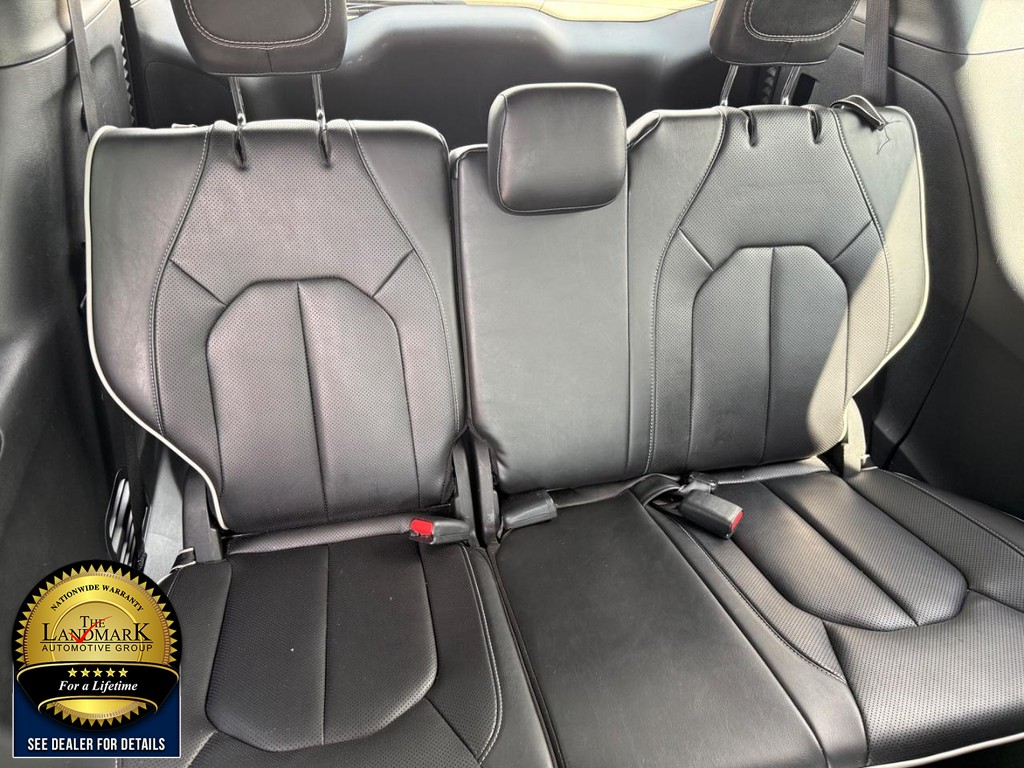 Used 2025 Chrysler Pacifica - photo 21