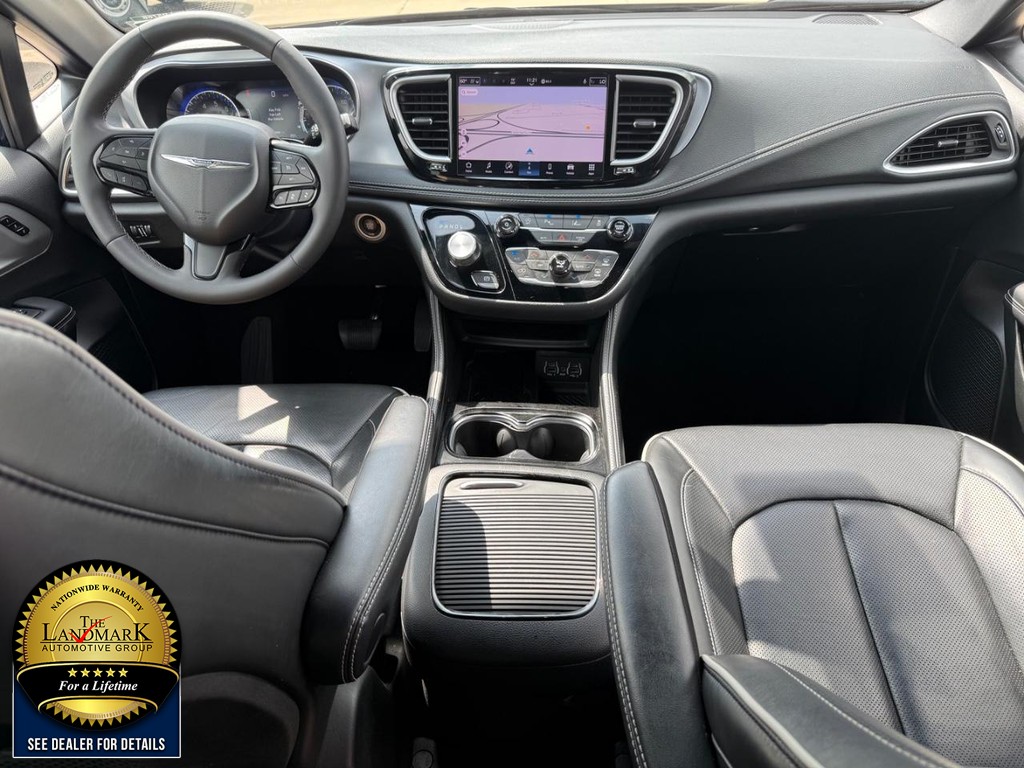 Used 2025 Chrysler Pacifica - photo 22
