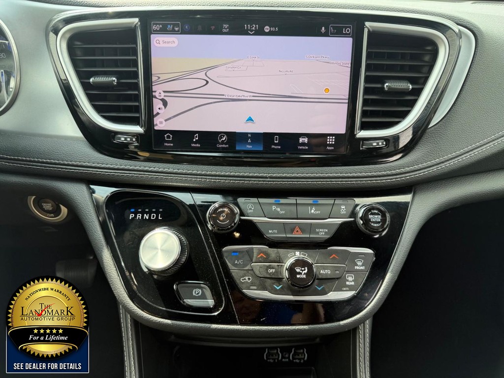 Used 2025 Chrysler Pacifica - photo 24