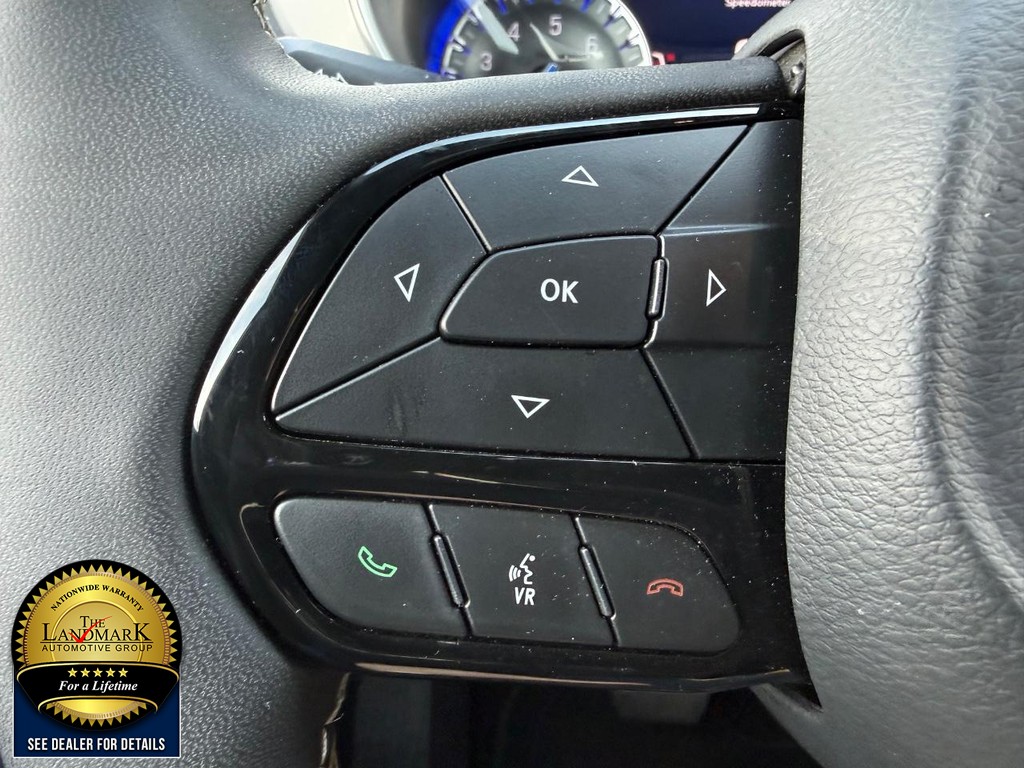 Used 2025 Chrysler Pacifica - photo 12