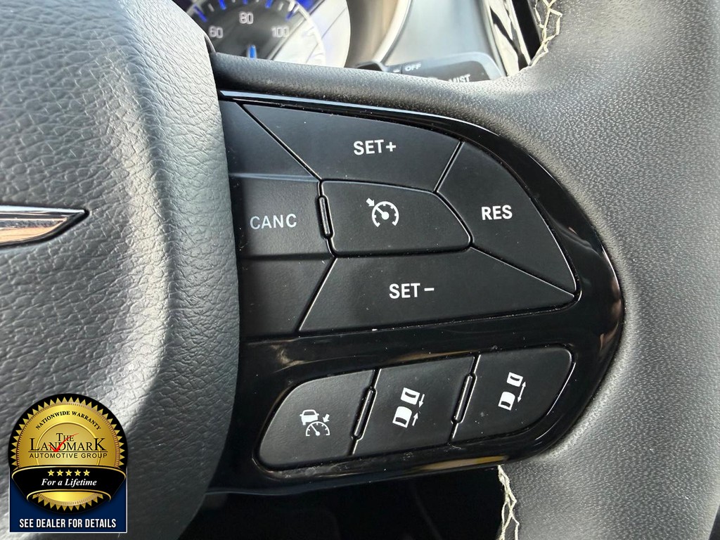 Used 2025 Chrysler Pacifica - photo 13
