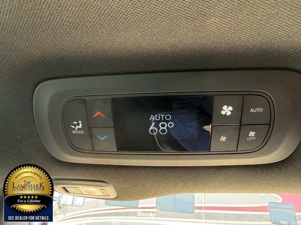 Used 2025 Chrysler Pacifica - photo 19