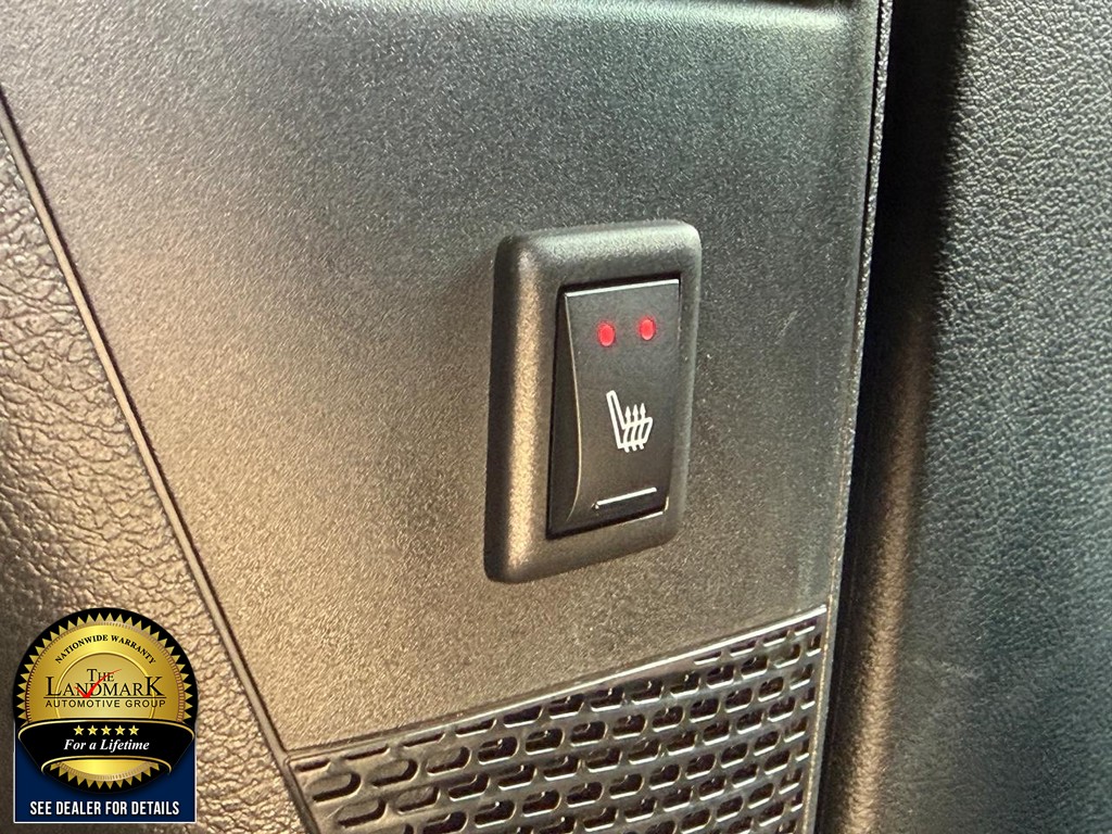 Used 2025 Chrysler Pacifica - photo 20