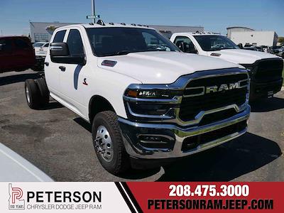 2025 Ram 3500 Crew Cab DRW 4x4 Cab Chassis for sale #625284 - photo 1