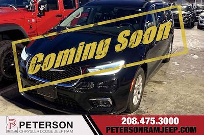 Used 2022 Chrysler Pacifica Touring L Minivan for sale #626173A - photo 1