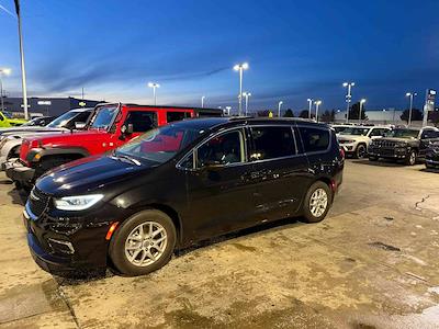 Used 2022 Chrysler Pacifica Touring L Minivan for sale #626173A - photo 2