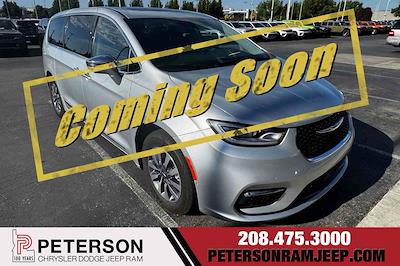 2022 Chrysler Pacifica FWD Minivan for sale #995619A - photo 1
