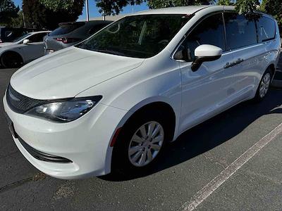 2018 Chrysler Pacifica FWD Minivan for sale #995619B - photo 2