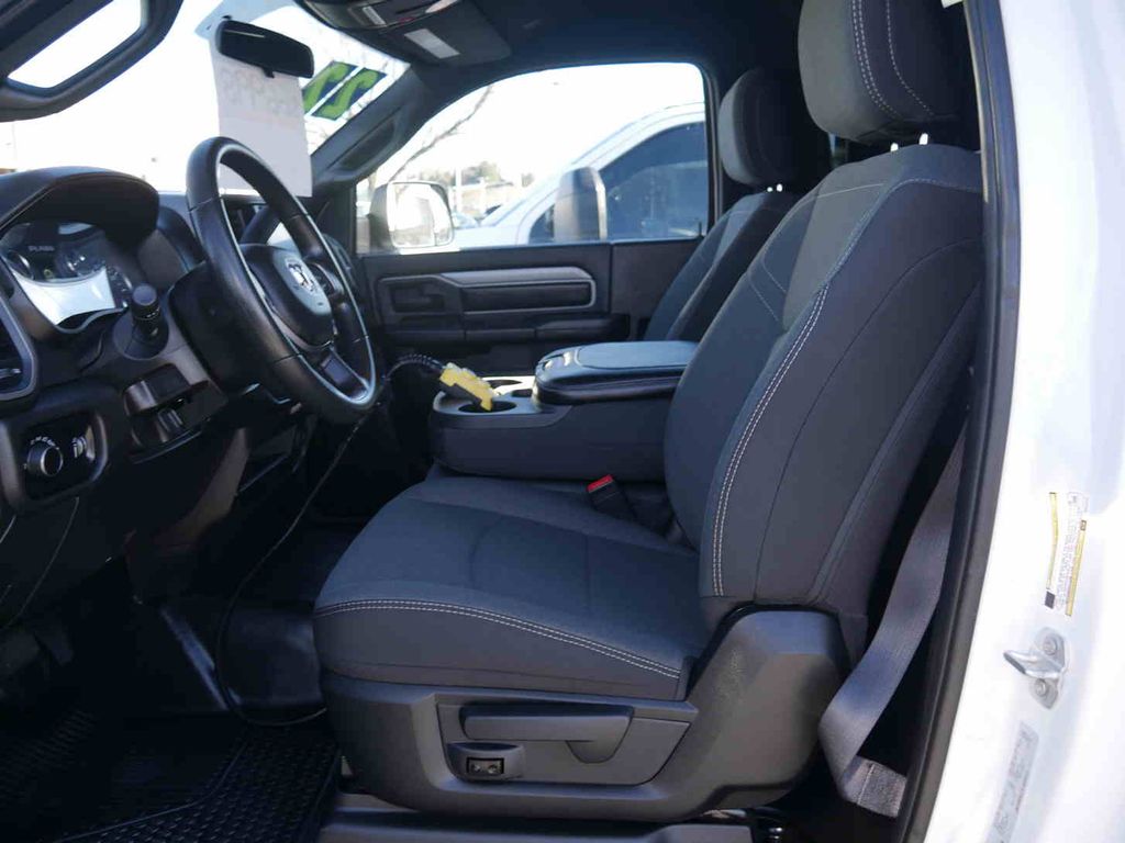 Used 2022 Ram 3500 - photo 26