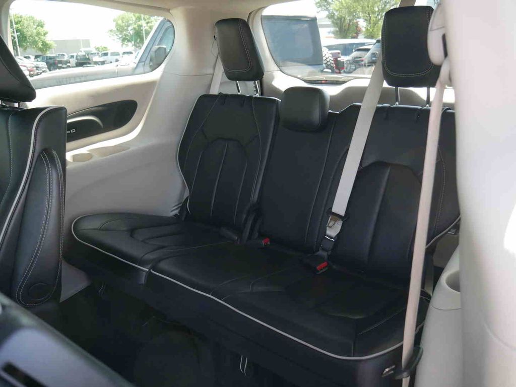 Used 2022 Chrysler Pacifica - photo 17